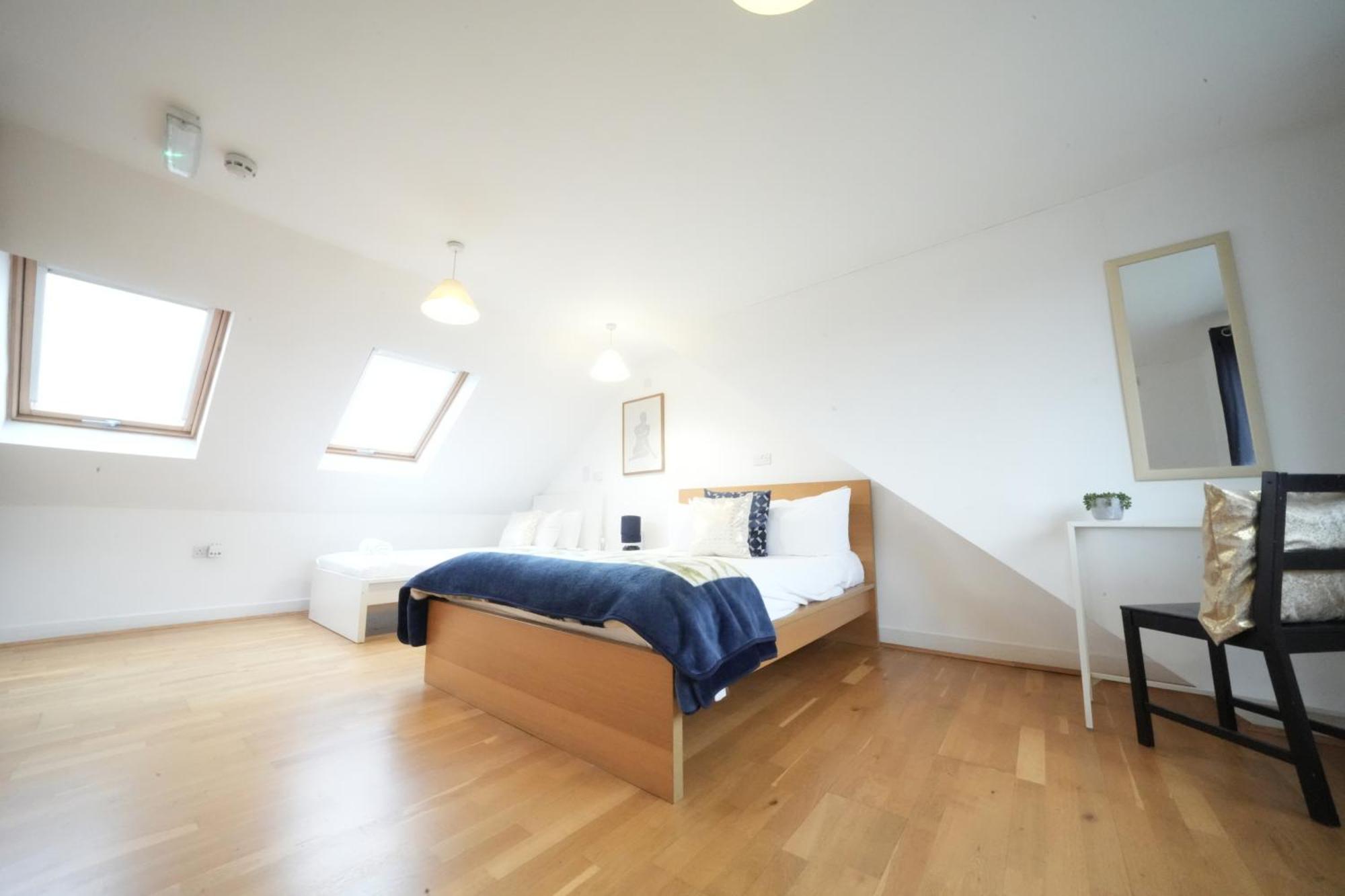The Great Airport Place-Private Bedrooms With Private Bathroom-1 Bus To Heathrow Airport-5 Minutes By Car- Helpful Advice From Our Team Harmondsworth ภายนอก รูปภาพ