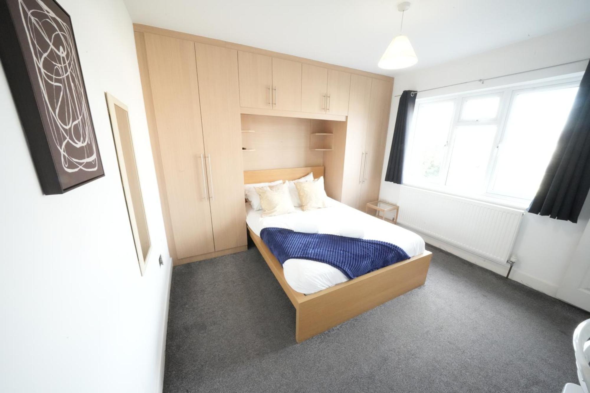 The Great Airport Place-Private Bedrooms With Private Bathroom-1 Bus To Heathrow Airport-5 Minutes By Car- Helpful Advice From Our Team Harmondsworth ภายนอก รูปภาพ